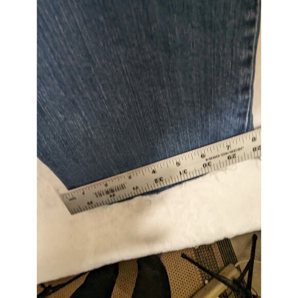 Hollister jeans 9L 8" Rise So Waist 30-32".Inseam 32.5" But Can Be Cut Fray wash - Picture 9 of 11